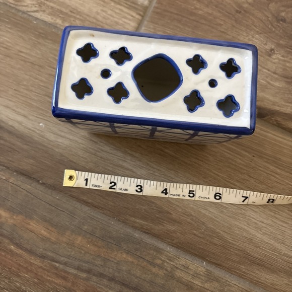 Canton Collection by Two's Company Blue And White Delft Style 7" x 3" - Picture 6 of 8